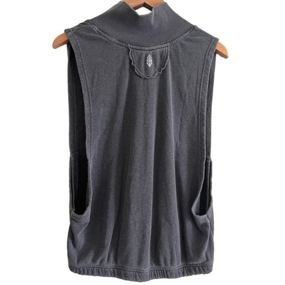 Free People Movement Movin On Half Zip Top Vest Size XS - Picture 5 of 7